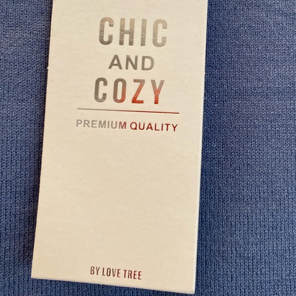 BRAND NEW Cashmere soft long sleeves mock neck blue sweater with ribbed cuffs. - Picture 10 of 11